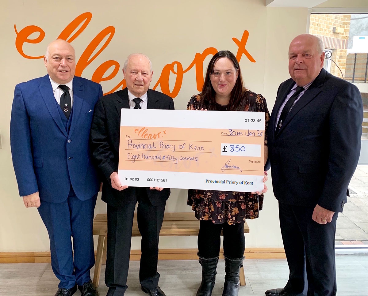 Sunday Carvery raises money for Ellenor Hospice